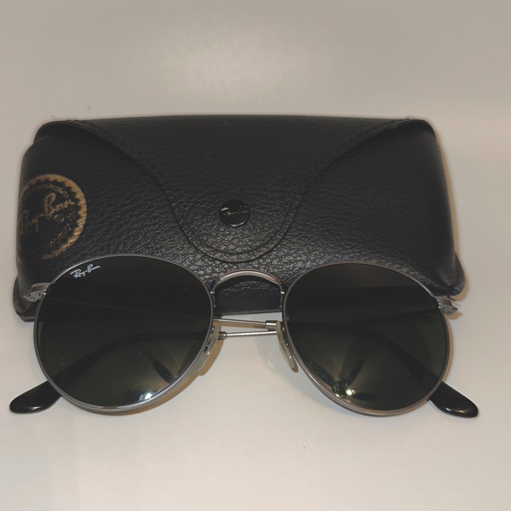 Rayban round metal matte gray in perfect condition